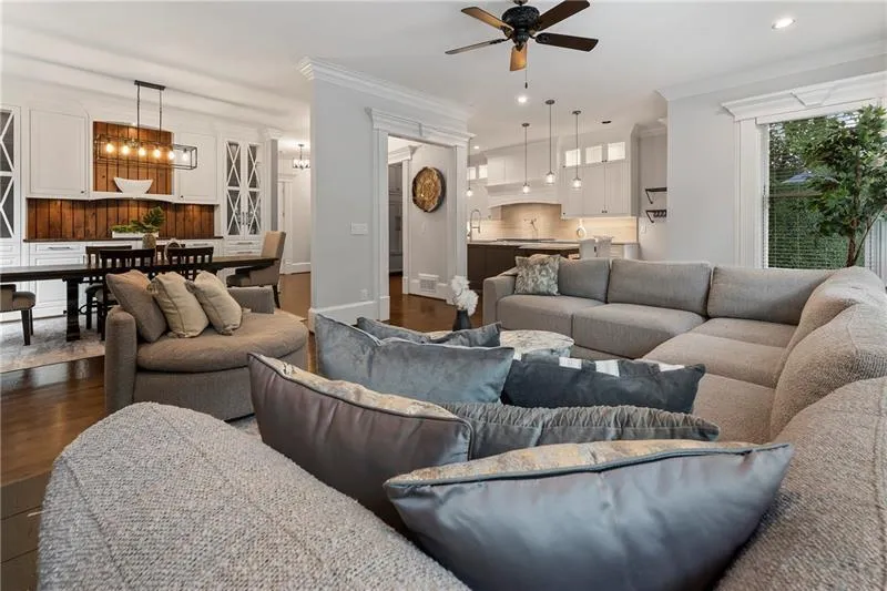 1292 Lenox Park Boulevard Ne, Brookhaven, Georgia 30319, 4 Bedrooms Bedrooms, ,4 BathroomsBathrooms,Residential,For Sale,1292 Lenox Park Boulevard Ne,7631857