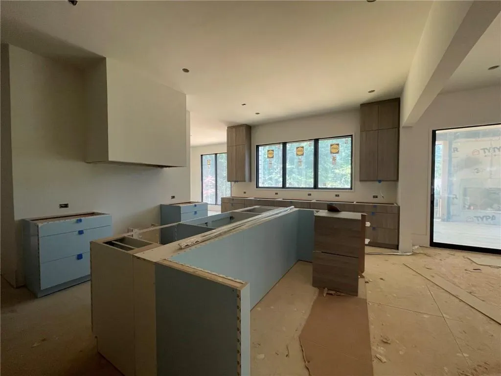 4905 Northway Drive, Sandy Springs, Georgia 30342, 6 Bedrooms Bedrooms, ,6 BathroomsBathrooms,Residential,Sold,4905 Northway Drive,7205564