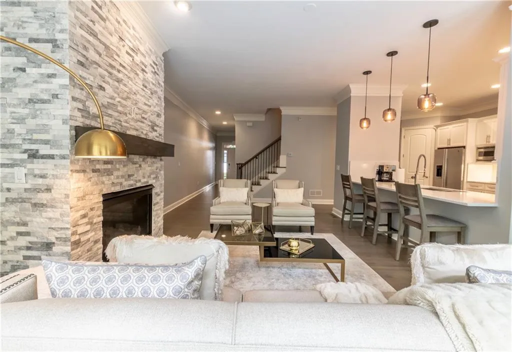 5458 Battery Lane, Atlanta, Georgia 30342, 4 Bedrooms Bedrooms, ,4 BathroomsBathrooms,Residential,Sold,5458 Battery Lane,6739522