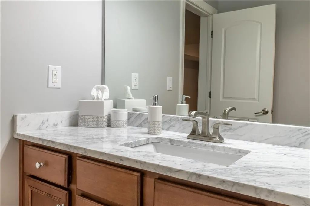 5458 Battery Lane, Atlanta, Georgia 30342, 4 Bedrooms Bedrooms, ,4 BathroomsBathrooms,Residential,Sold,5458 Battery Lane,6739522