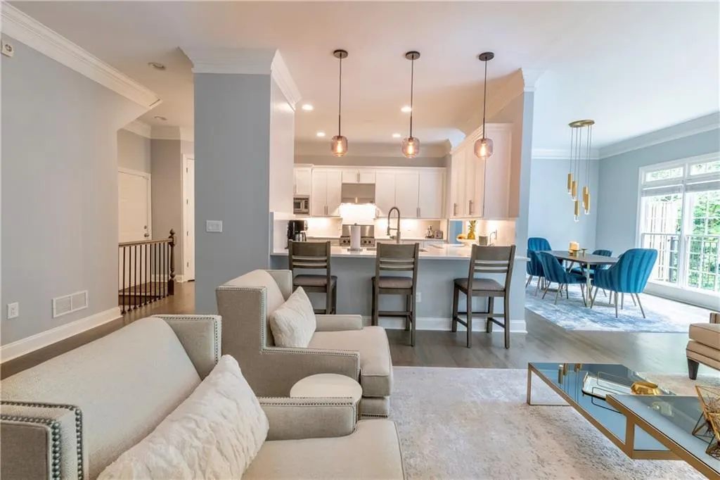 5458 Battery Lane, Atlanta, Georgia 30342, 4 Bedrooms Bedrooms, ,4 BathroomsBathrooms,Residential,Sold,5458 Battery Lane,6739522