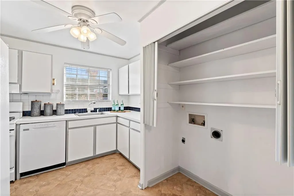 5623 Kingsport Drive Unit 9, Atlanta, Georgia 30342, 2 Bedrooms Bedrooms, ,1 BathroomBathrooms,Residential,Sold,5623 Kingsport Drive Unit 9,6968145