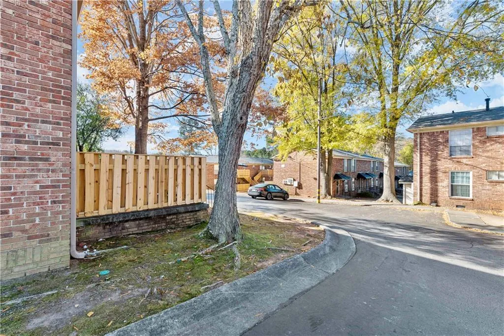 5623 Kingsport Drive Unit 9, Atlanta, Georgia 30342, 2 Bedrooms Bedrooms, ,1 BathroomBathrooms,Residential,Sold,5623 Kingsport Drive Unit 9,6968145