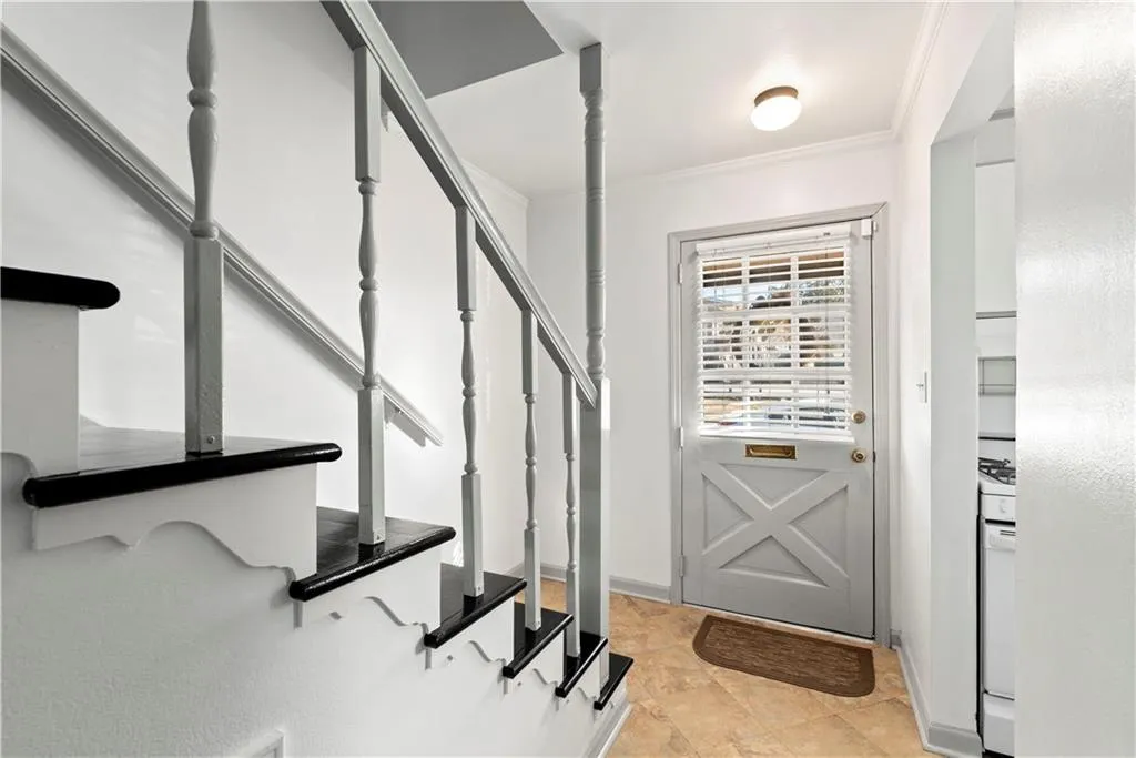 5623 Kingsport Drive Unit 9, Atlanta, Georgia 30342, 2 Bedrooms Bedrooms, ,1 BathroomBathrooms,Residential,Sold,5623 Kingsport Drive Unit 9,6968145