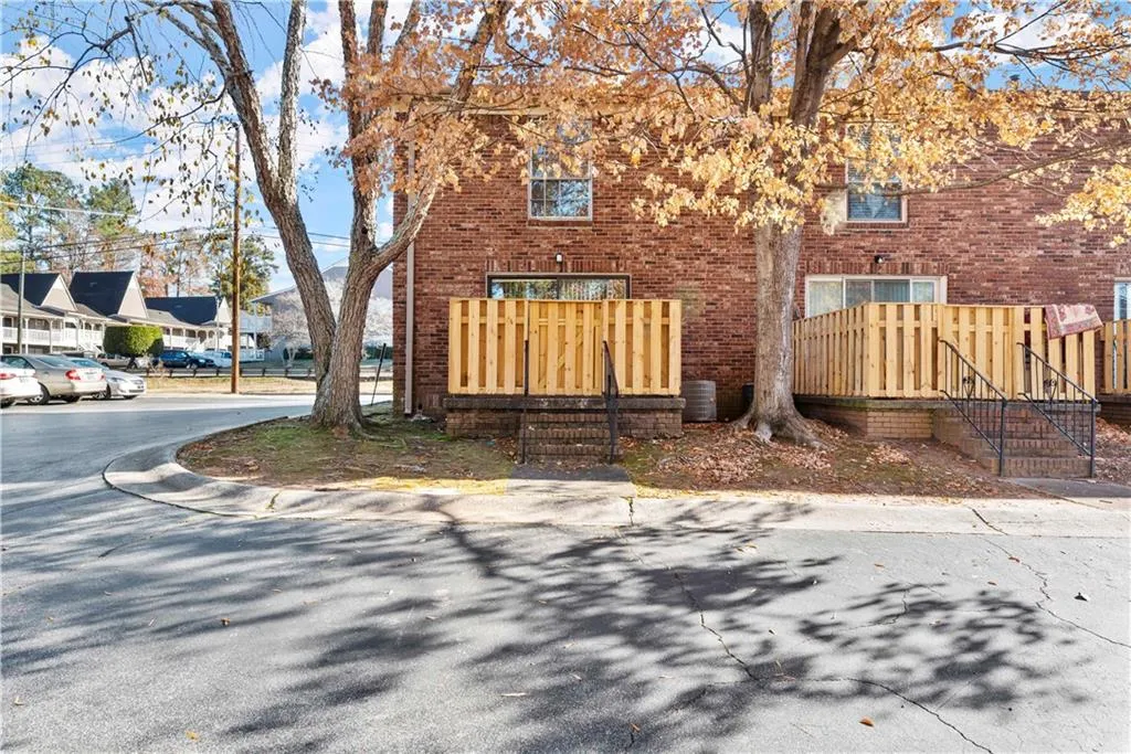 5623 Kingsport Drive Unit 9, Atlanta, Georgia 30342, 2 Bedrooms Bedrooms, ,1 BathroomBathrooms,Residential,Sold,5623 Kingsport Drive Unit 9,6968145