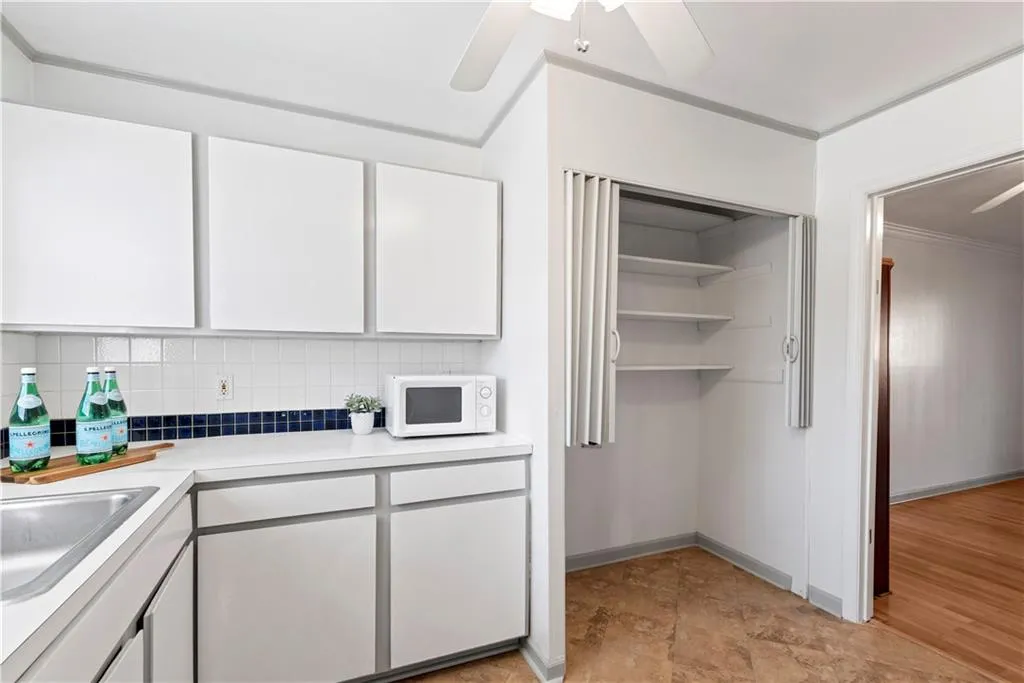 5623 Kingsport Drive Unit 9, Atlanta, Georgia 30342, 2 Bedrooms Bedrooms, ,1 BathroomBathrooms,Residential,Sold,5623 Kingsport Drive Unit 9,6968145