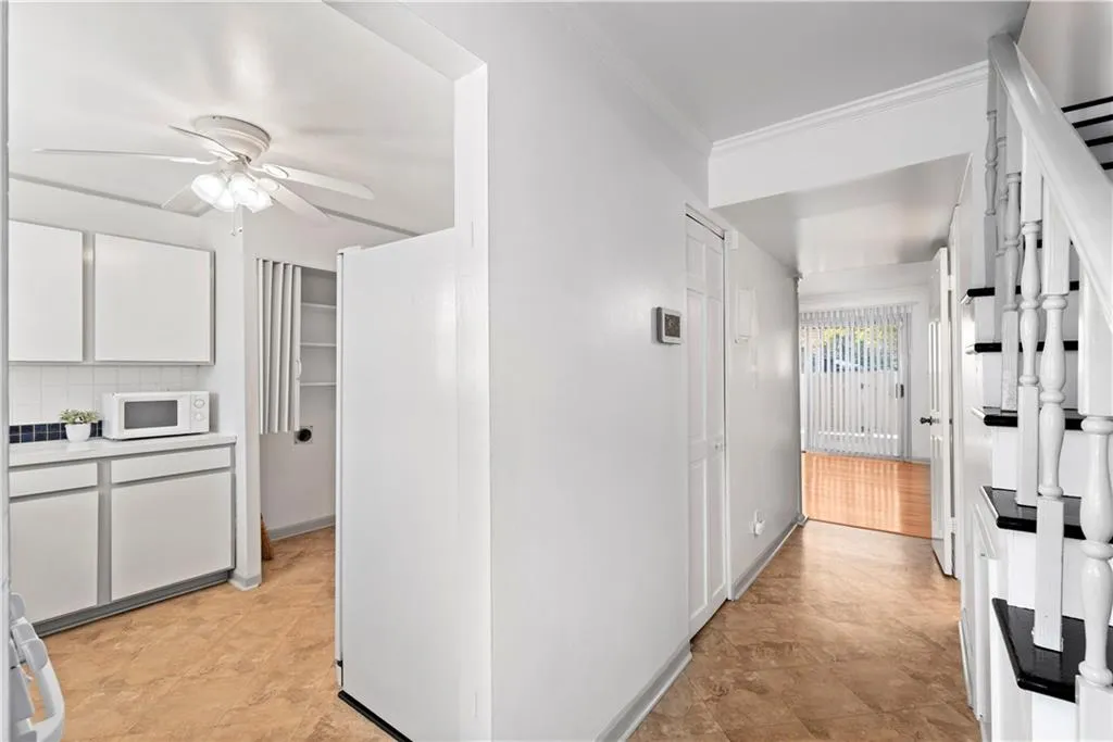 5623 Kingsport Drive Unit 9, Atlanta, Georgia 30342, 2 Bedrooms Bedrooms, ,1 BathroomBathrooms,Residential,Sold,5623 Kingsport Drive Unit 9,6968145
