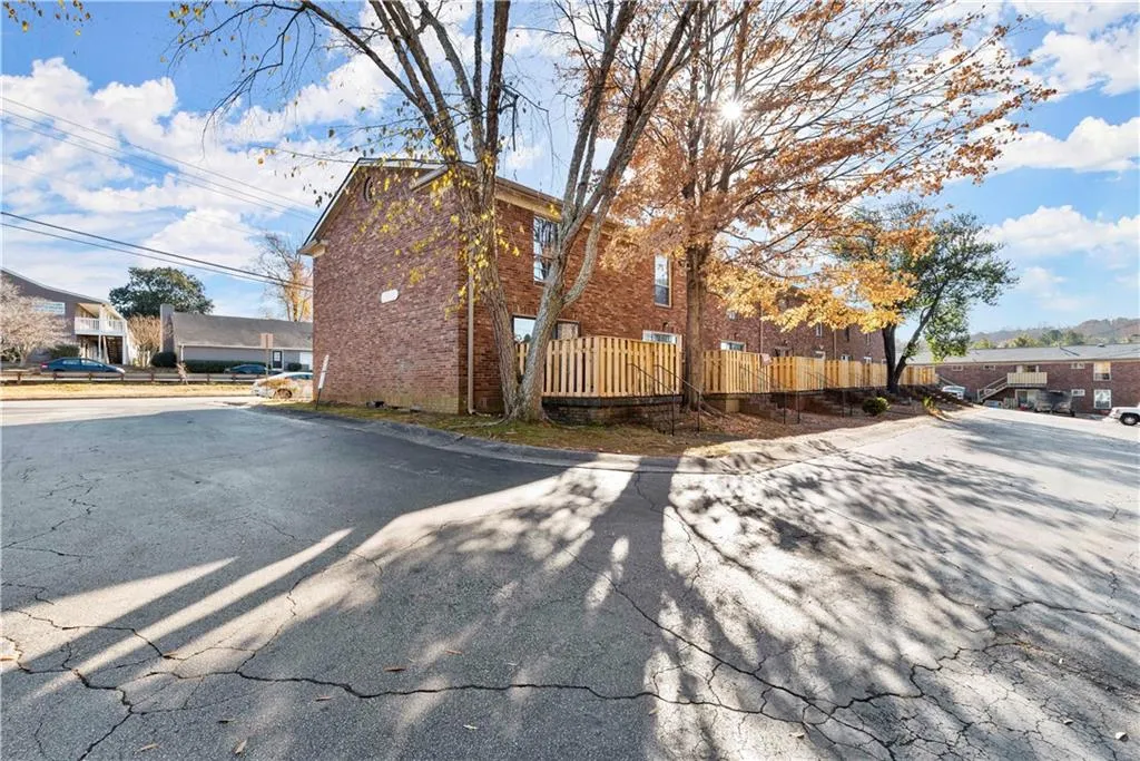 5623 Kingsport Drive Unit 9, Atlanta, Georgia 30342, 2 Bedrooms Bedrooms, ,1 BathroomBathrooms,Residential,Sold,5623 Kingsport Drive Unit 9,6968145