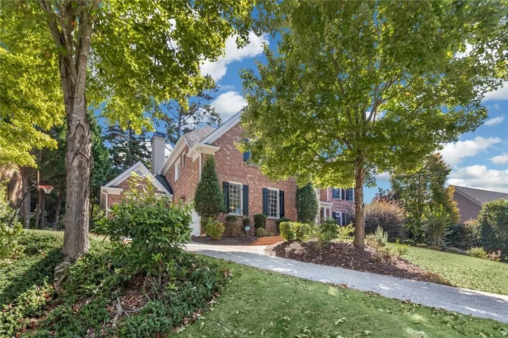 175 Trimble Crest Drive, Sandy Springs, Georgia 30342, 6 Bedrooms Bedrooms, ,6 BathroomsBathrooms,Residential,Sold,175 Trimble Crest Drive,7127348