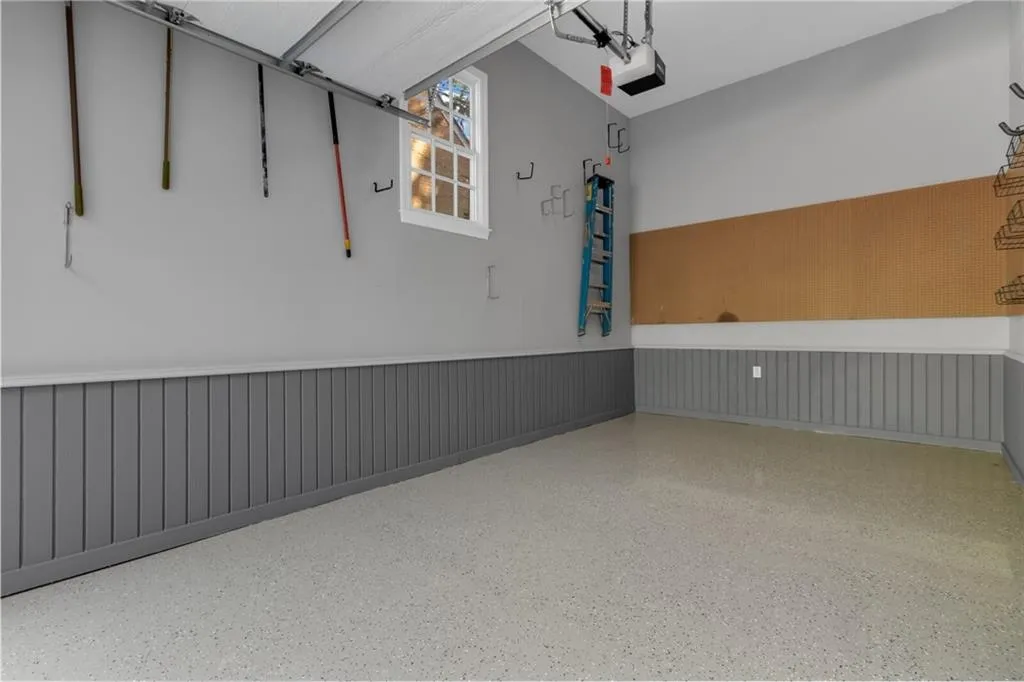 175 Trimble Crest Drive, Sandy Springs, Georgia 30342, 6 Bedrooms Bedrooms, ,6 BathroomsBathrooms,Residential,Sold,175 Trimble Crest Drive,7127348