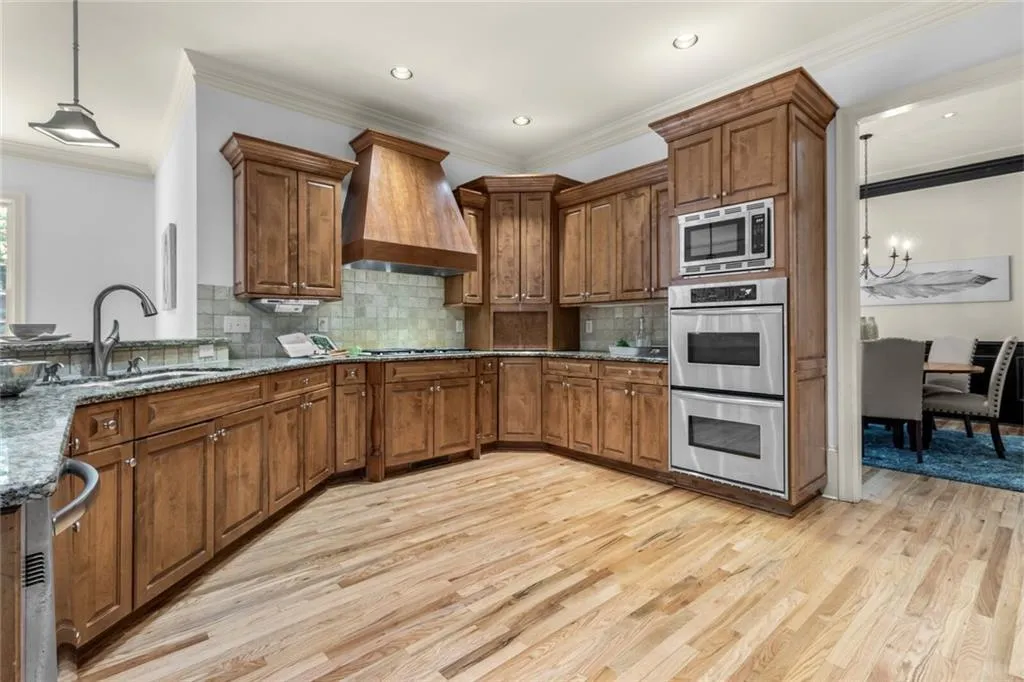 175 Trimble Crest Drive, Sandy Springs, Georgia 30342, 6 Bedrooms Bedrooms, ,6 BathroomsBathrooms,Residential,Sold,175 Trimble Crest Drive,7127348