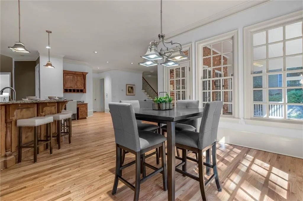 175 Trimble Crest Drive, Sandy Springs, Georgia 30342, 6 Bedrooms Bedrooms, ,6 BathroomsBathrooms,Residential,Sold,175 Trimble Crest Drive,7127348