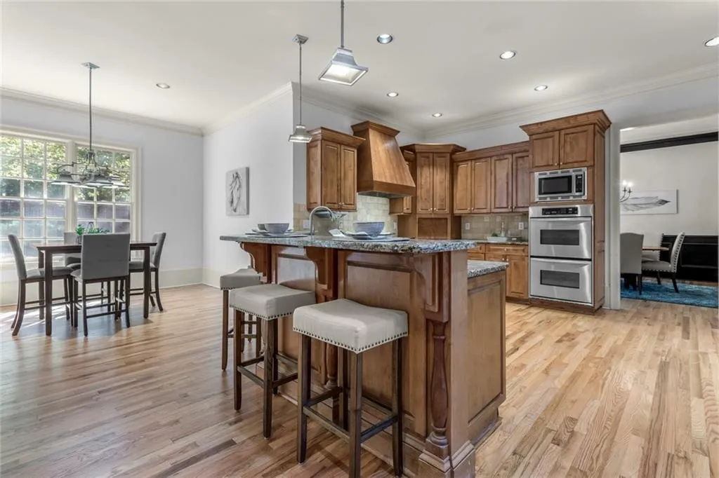 175 Trimble Crest Drive, Sandy Springs, Georgia 30342, 6 Bedrooms Bedrooms, ,6 BathroomsBathrooms,Residential,Sold,175 Trimble Crest Drive,7127348