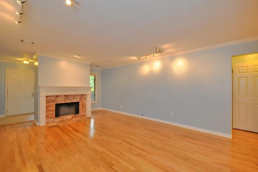 28 Saint Claire Lane Ne, Atlanta, Georgia 30324, 2 Bedrooms Bedrooms, ,2 BathroomsBathrooms,Residential,Sold,28 Saint Claire Lane Ne,5599116