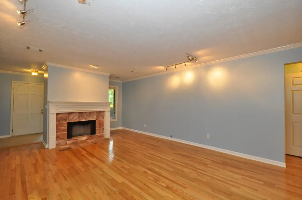 28 Saint Claire Lane Ne, Atlanta, Georgia 30324, 2 Bedrooms Bedrooms, ,2 BathroomsBathrooms,Residential,Sold,28 Saint Claire Lane Ne,5599116