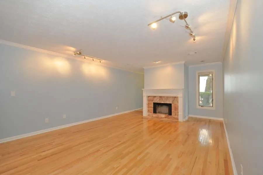 28 Saint Claire Lane Ne, Atlanta, Georgia 30324, 2 Bedrooms Bedrooms, ,2 BathroomsBathrooms,Residential,Sold,28 Saint Claire Lane Ne,5599116