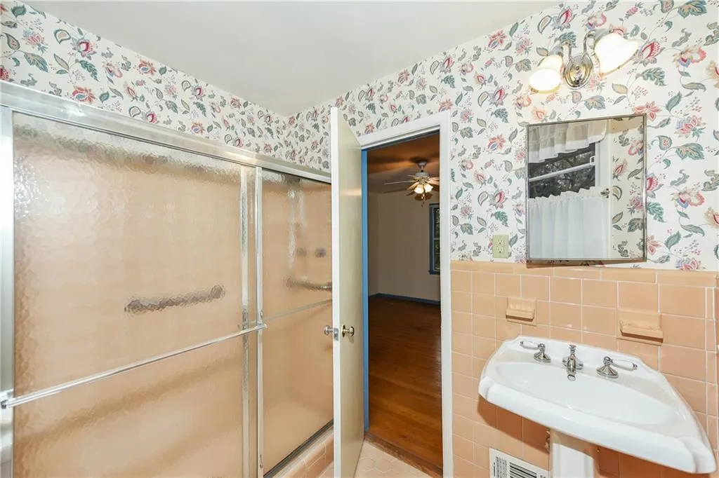 455 Forest Valley Road, Sandy Springs, Georgia 30342, 5 Bedrooms Bedrooms, ,3 BathroomsBathrooms,Residential,Sold,455 Forest Valley Road,6699212