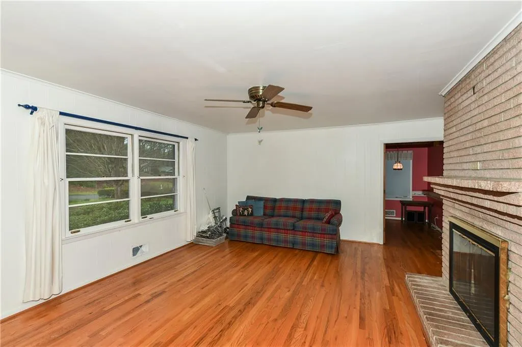 455 Forest Valley Road, Sandy Springs, Georgia 30342, 5 Bedrooms Bedrooms, ,3 BathroomsBathrooms,Residential,Sold,455 Forest Valley Road,6699212