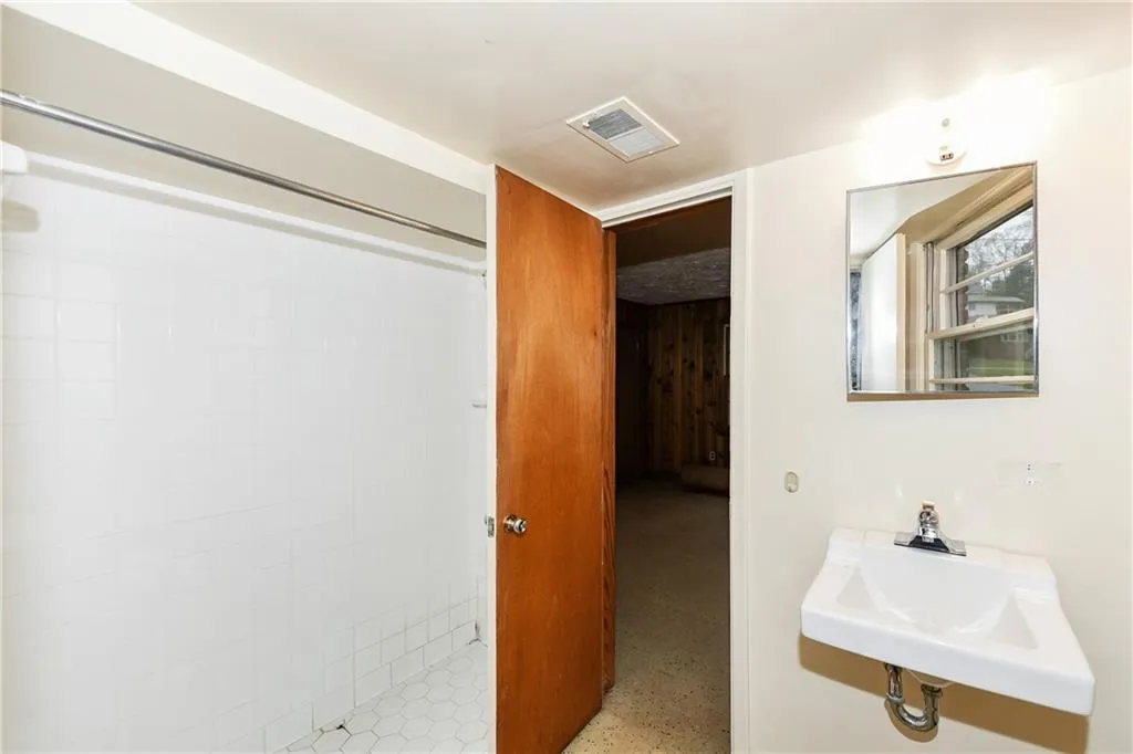 455 Forest Valley Road, Sandy Springs, Georgia 30342, 5 Bedrooms Bedrooms, ,3 BathroomsBathrooms,Residential,Sold,455 Forest Valley Road,6699212