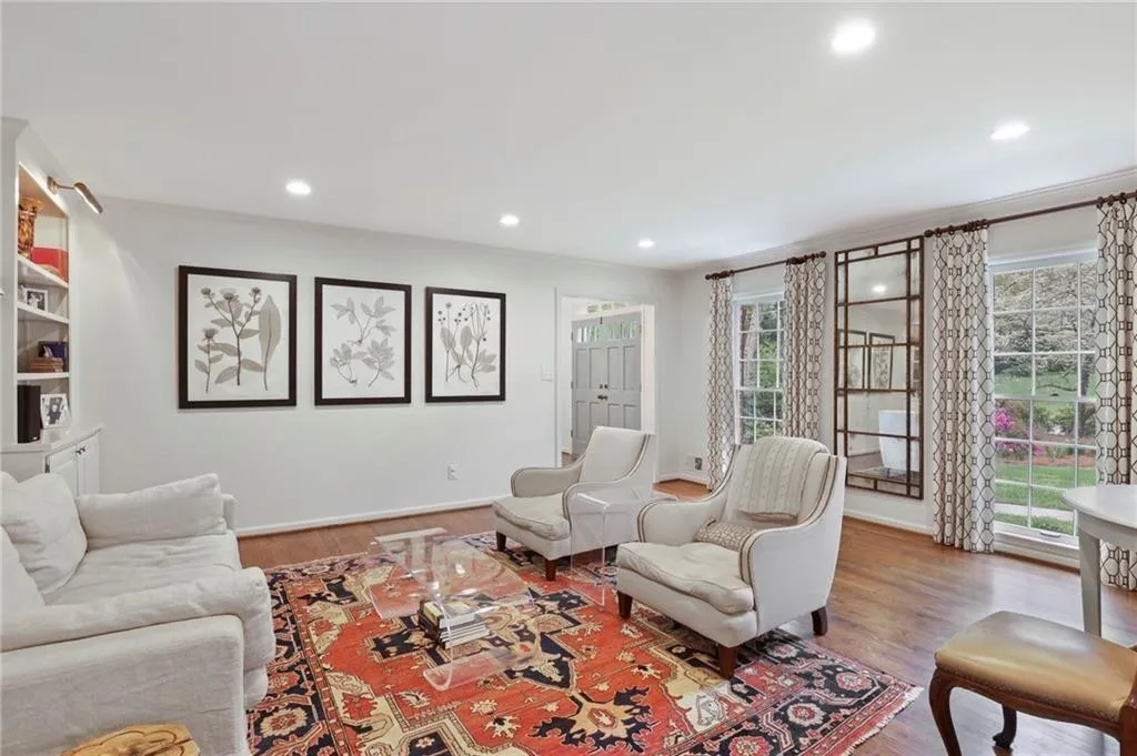 770 Weatherly Lane, Atlanta, Georgia 30328, 5 Bedrooms Bedrooms, ,2 BathroomsBathrooms,Residential,Sold,770 Weatherly Lane,6880981