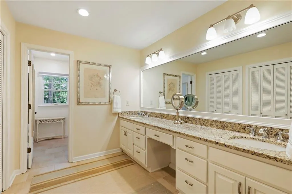 770 Weatherly Lane, Atlanta, Georgia 30328, 5 Bedrooms Bedrooms, ,2 BathroomsBathrooms,Residential,Sold,770 Weatherly Lane,6880981