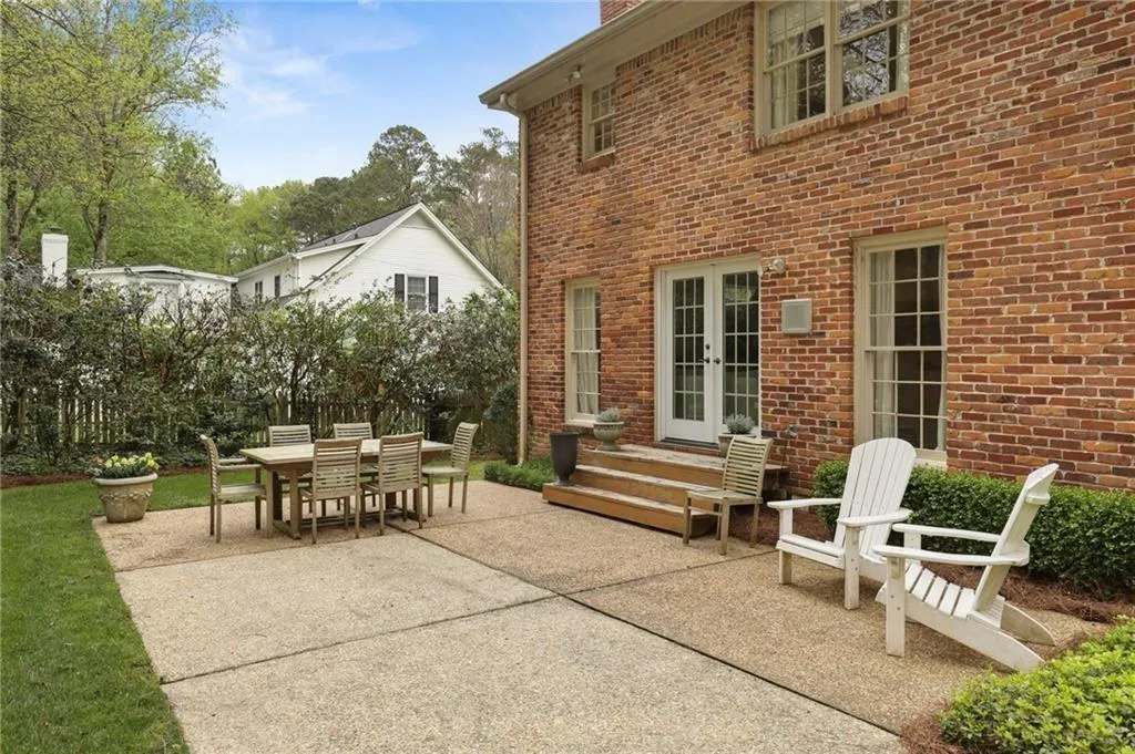 770 Weatherly Lane, Atlanta, Georgia 30328, 5 Bedrooms Bedrooms, ,2 BathroomsBathrooms,Residential,Sold,770 Weatherly Lane,6880981