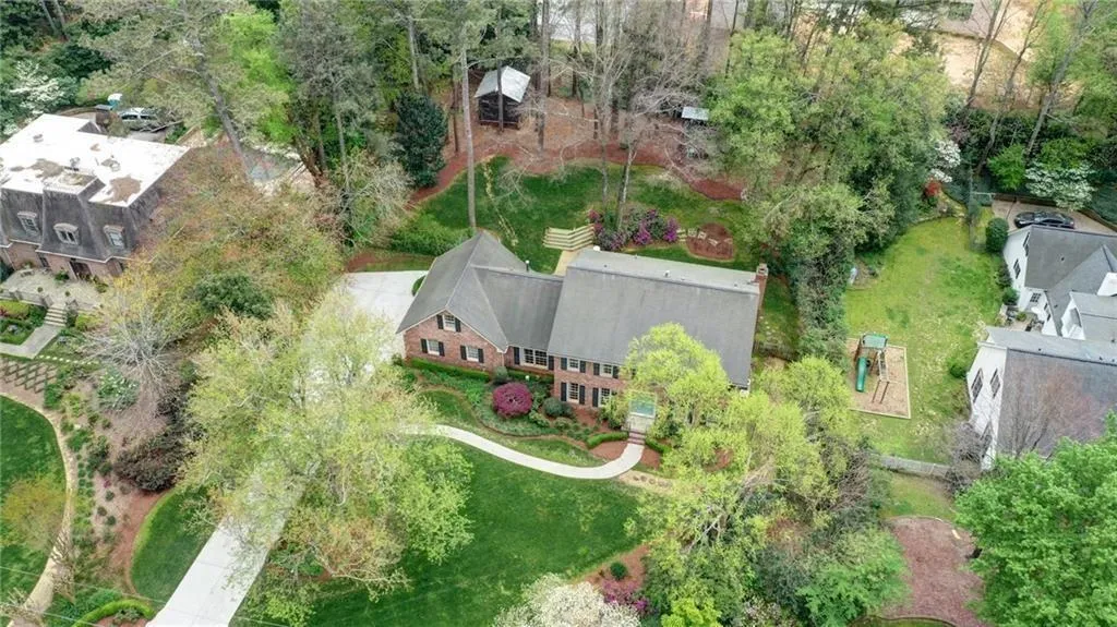 770 Weatherly Lane, Atlanta, Georgia 30328, 5 Bedrooms Bedrooms, ,2 BathroomsBathrooms,Residential,Sold,770 Weatherly Lane,6880981