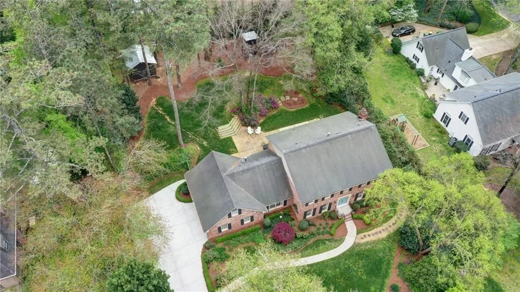 770 Weatherly Lane, Atlanta, Georgia 30328, 5 Bedrooms Bedrooms, ,2 BathroomsBathrooms,Residential,Sold,770 Weatherly Lane,6880981