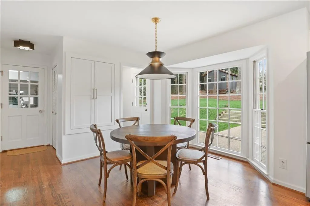 770 Weatherly Lane, Atlanta, Georgia 30328, 5 Bedrooms Bedrooms, ,2 BathroomsBathrooms,Residential,Sold,770 Weatherly Lane,6880981