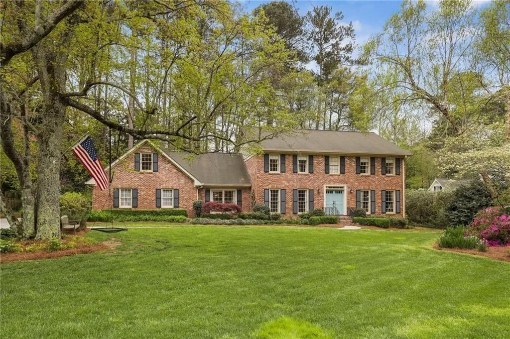 770 Weatherly Lane, Atlanta, Georgia 30328, 5 Bedrooms Bedrooms, ,2 BathroomsBathrooms,Residential,Sold,770 Weatherly Lane,6880981