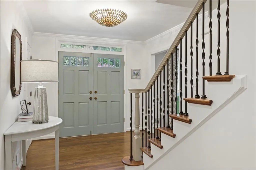 770 Weatherly Lane, Atlanta, Georgia 30328, 5 Bedrooms Bedrooms, ,2 BathroomsBathrooms,Residential,Sold,770 Weatherly Lane,6880981