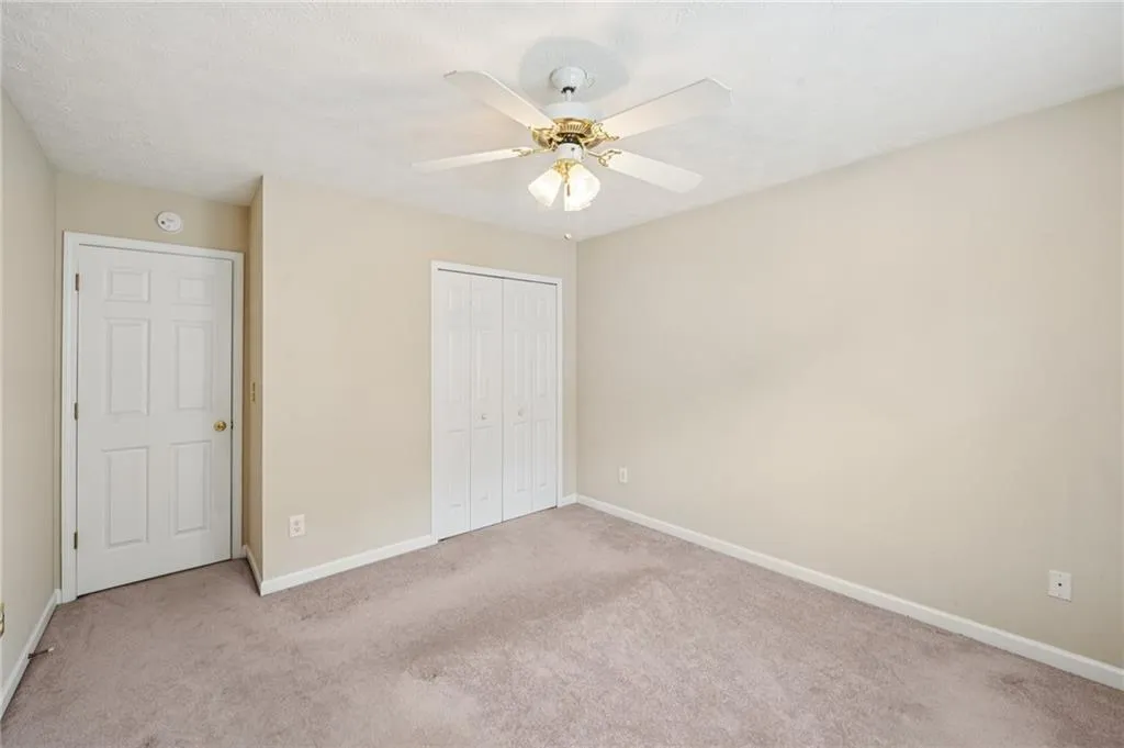 2nd bedroom
