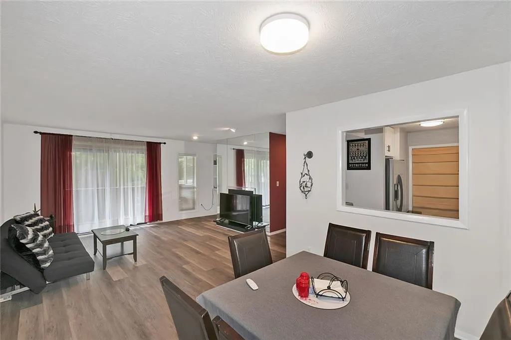 1402 Woodcliff Drive, Sandy Springs, Georgia 30350, 1 Bedroom Bedrooms, ,1 BathroomBathrooms,Residential,Sold,1402 Woodcliff Drive,6912190