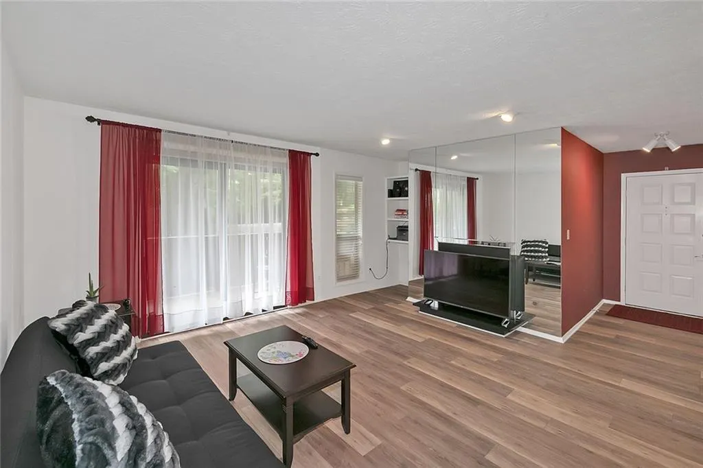 1402 Woodcliff Drive, Sandy Springs, Georgia 30350, 1 Bedroom Bedrooms, ,1 BathroomBathrooms,Residential,Sold,1402 Woodcliff Drive,6912190