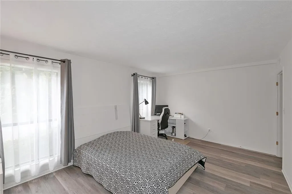 1402 Woodcliff Drive, Sandy Springs, Georgia 30350, 1 Bedroom Bedrooms, ,1 BathroomBathrooms,Residential,Sold,1402 Woodcliff Drive,6912190