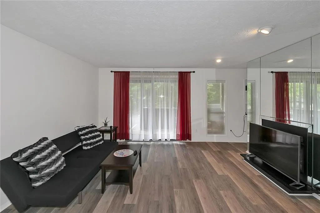 1402 Woodcliff Drive, Sandy Springs, Georgia 30350, 1 Bedroom Bedrooms, ,1 BathroomBathrooms,Residential,Sold,1402 Woodcliff Drive,6912190