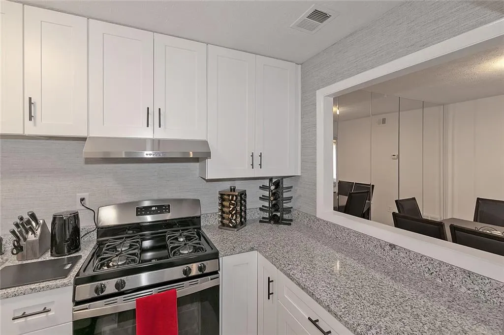 1402 Woodcliff Drive, Sandy Springs, Georgia 30350, 1 Bedroom Bedrooms, ,1 BathroomBathrooms,Residential,Sold,1402 Woodcliff Drive,6912190