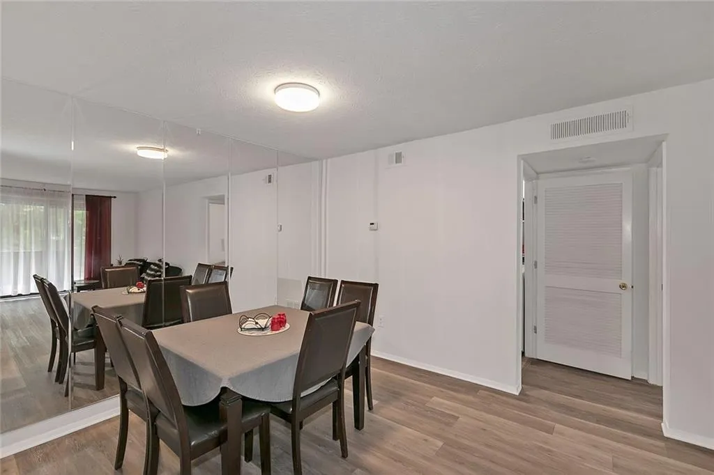 1402 Woodcliff Drive, Sandy Springs, Georgia 30350, 1 Bedroom Bedrooms, ,1 BathroomBathrooms,Residential,Sold,1402 Woodcliff Drive,6912190