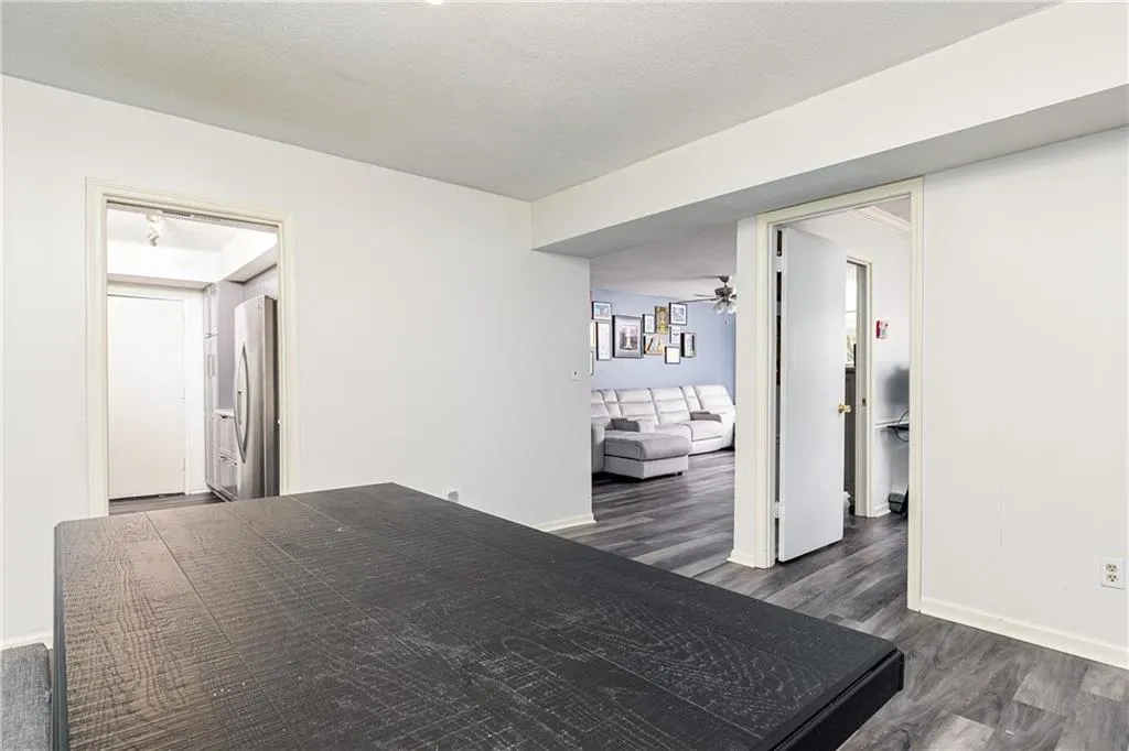 6851 Roswell Road Ne Unit L9, Sandy Springs, Georgia 30328, 3 Bedrooms Bedrooms, ,2 BathroomsBathrooms,Residential,Sold,6851 Roswell Road Ne Unit L9,7226169