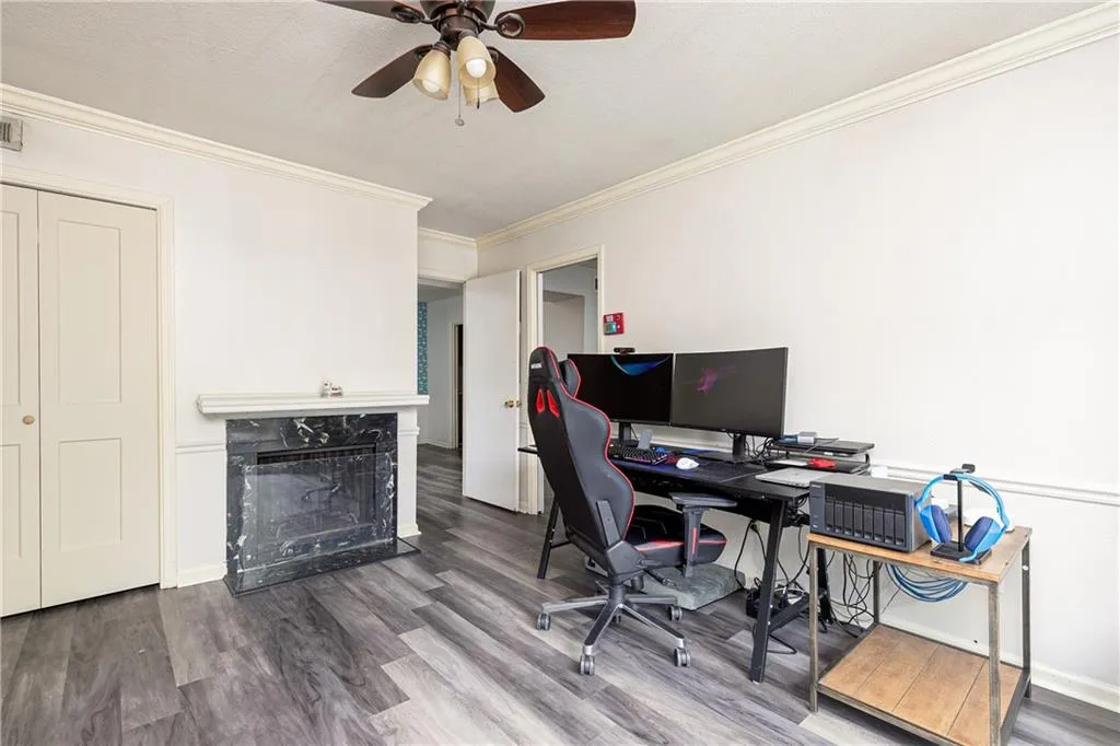 6851 Roswell Road Ne Unit L9, Sandy Springs, Georgia 30328, 3 Bedrooms Bedrooms, ,2 BathroomsBathrooms,Residential,Sold,6851 Roswell Road Ne Unit L9,7226169