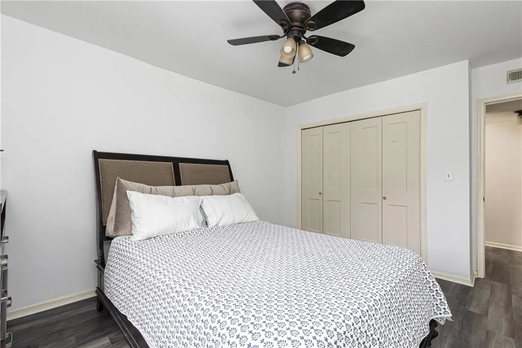 6851 Roswell Road Ne Unit L9, Sandy Springs, Georgia 30328, 3 Bedrooms Bedrooms, ,2 BathroomsBathrooms,Residential,Sold,6851 Roswell Road Ne Unit L9,7226169