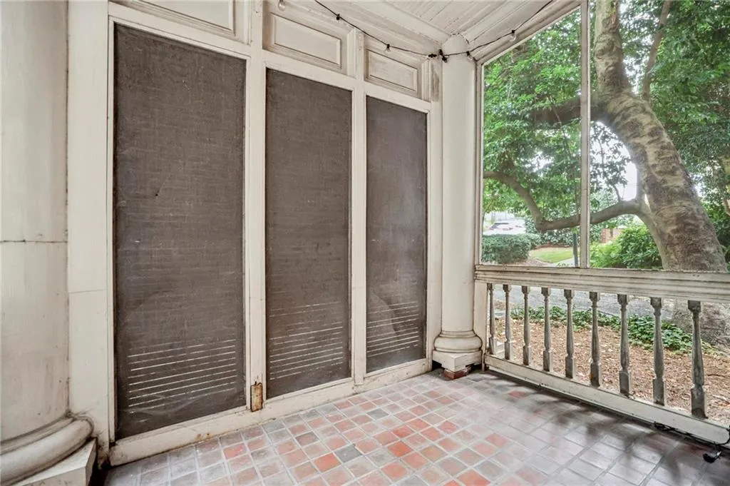 8 Collier Road Unit A1, Atlanta, Georgia 30309, 2 Bedrooms Bedrooms, ,1 BathroomBathrooms,Residential,For Sale,8 Collier Road Unit A1,7661144