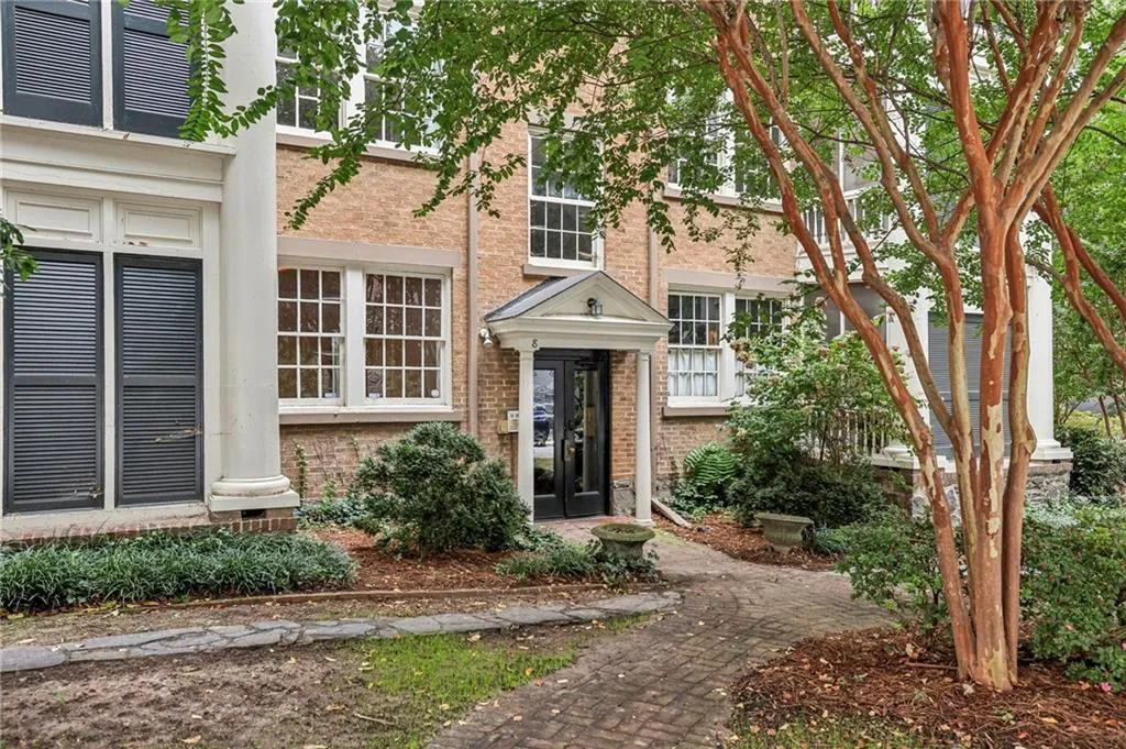 8 Collier Road Unit A1, Atlanta, Georgia 30309, 2 Bedrooms Bedrooms, ,1 BathroomBathrooms,Residential,For Sale,8 Collier Road Unit A1,7661144