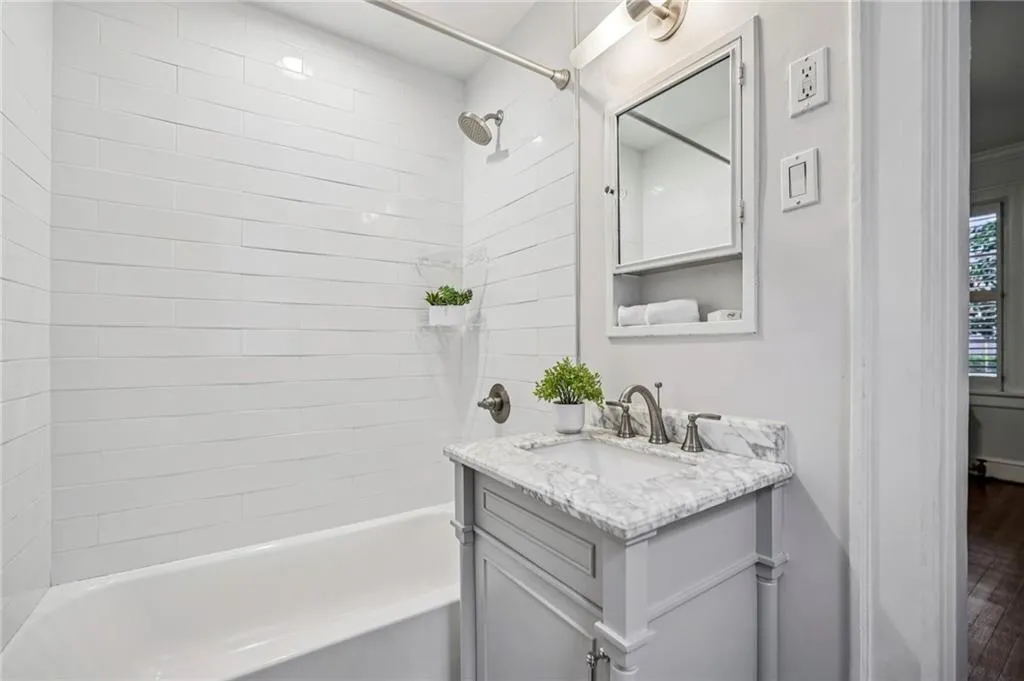 8 Collier Road Unit A1, Atlanta, Georgia 30309, 2 Bedrooms Bedrooms, ,1 BathroomBathrooms,Residential,For Sale,8 Collier Road Unit A1,7661144