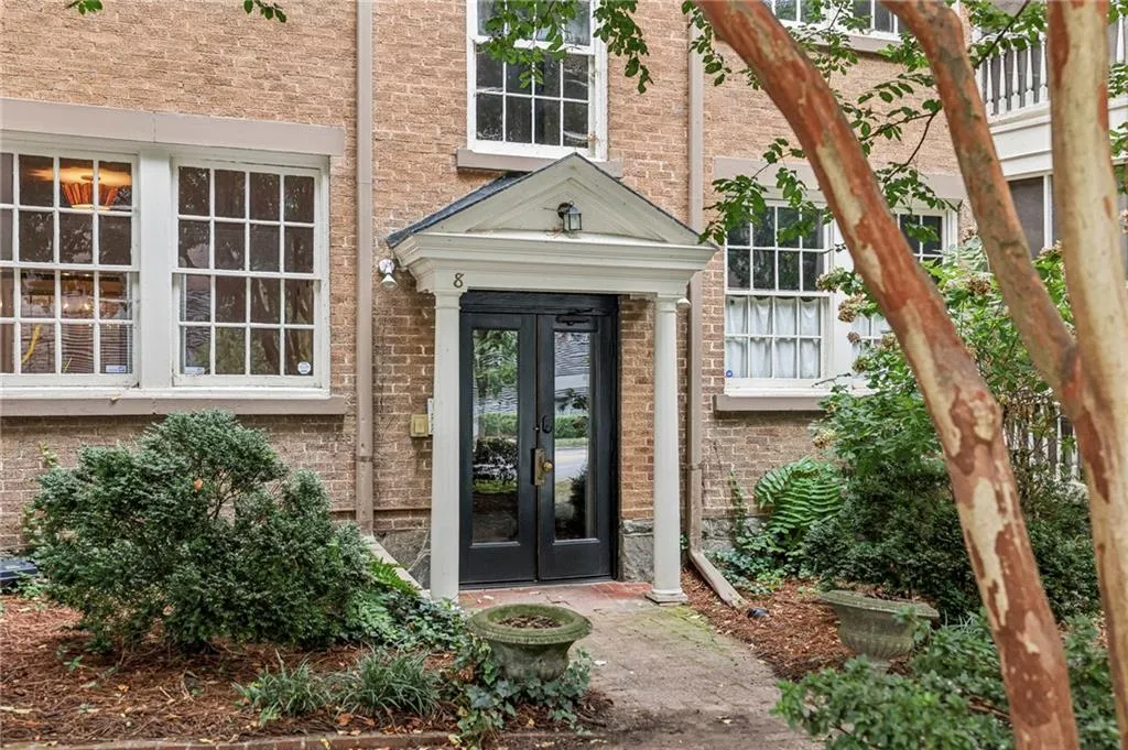 8 Collier Road Unit A1, Atlanta, Georgia 30309, 2 Bedrooms Bedrooms, ,1 BathroomBathrooms,Residential,For Sale,8 Collier Road Unit A1,7661144