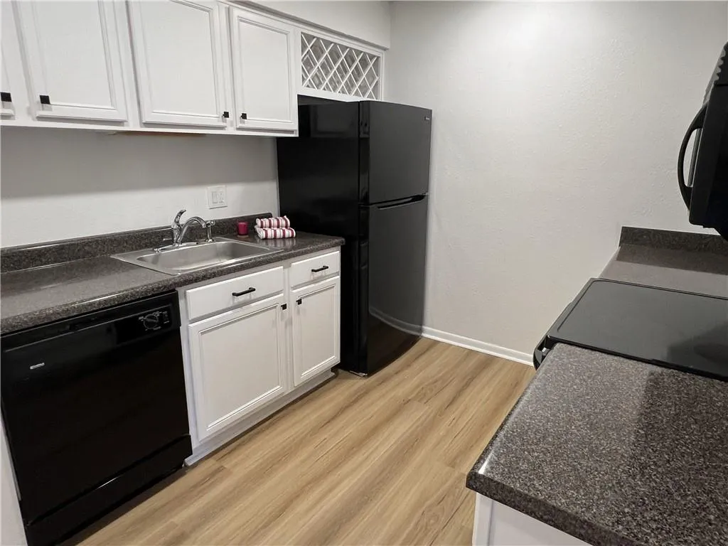 Another view of kitchen