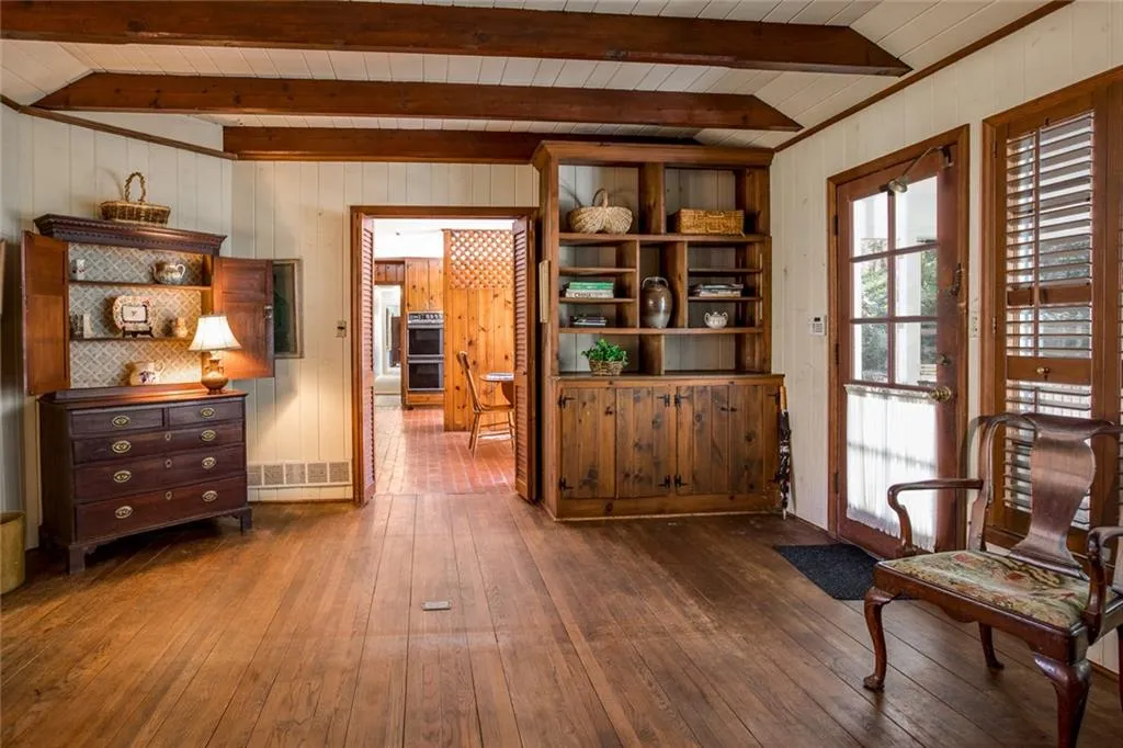 4825 Woodvale Drive Nw, Atlanta, Georgia 30327, 6 Bedrooms Bedrooms, ,6 BathroomsBathrooms,Residential,Sold,4825 Woodvale Drive Nw,5980428