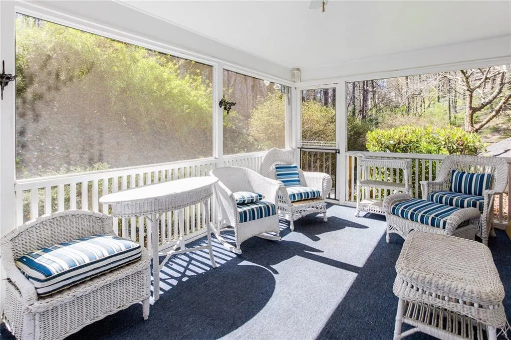 4825 Woodvale Drive Nw, Atlanta, Georgia 30327, 6 Bedrooms Bedrooms, ,6 BathroomsBathrooms,Residential,Sold,4825 Woodvale Drive Nw,5980428