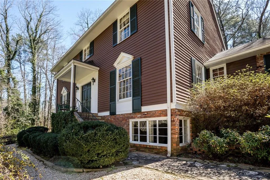 4825 Woodvale Drive Nw, Atlanta, Georgia 30327, 6 Bedrooms Bedrooms, ,6 BathroomsBathrooms,Residential,Sold,4825 Woodvale Drive Nw,5980428