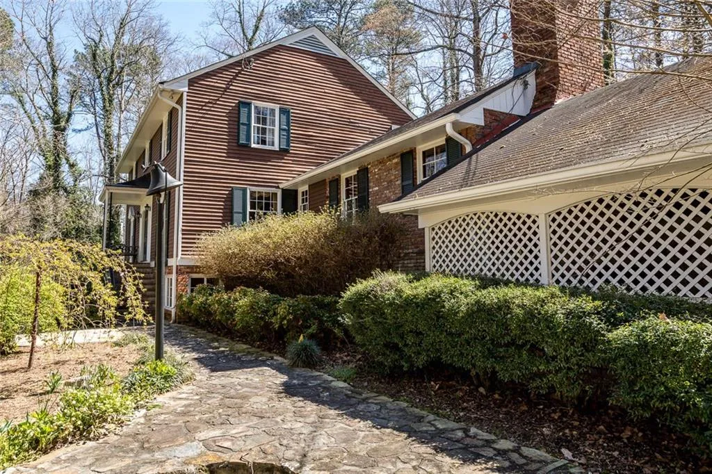 4825 Woodvale Drive Nw, Atlanta, Georgia 30327, 6 Bedrooms Bedrooms, ,6 BathroomsBathrooms,Residential,Sold,4825 Woodvale Drive Nw,5980428